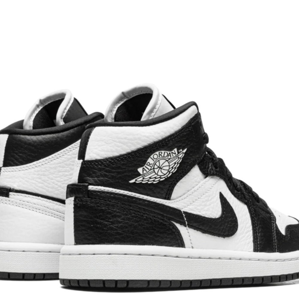 NIB Nike Women's Air Jordan 1 Mid SE Homage Split Black White Sz 9.5 - Picture 3 of 8